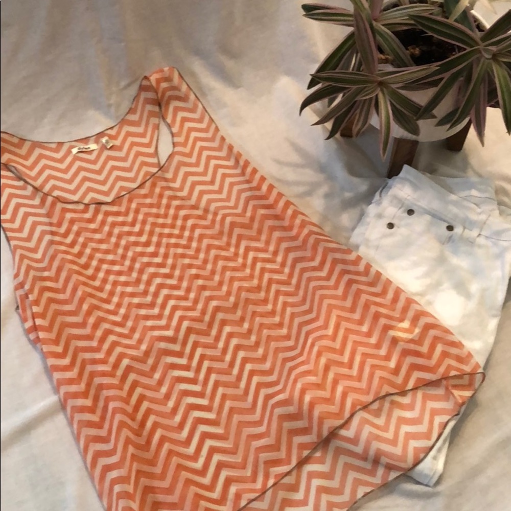 Chevron tank